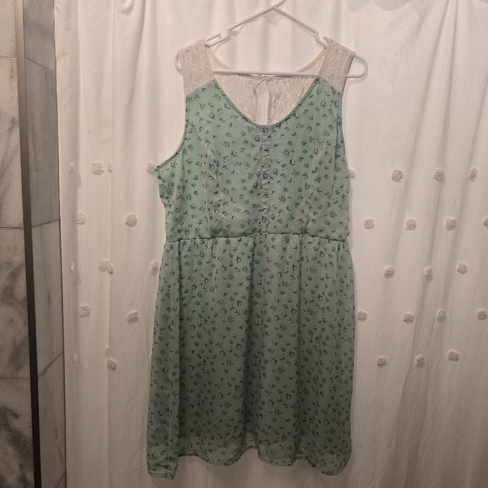 Maurices Pale Green Dress With Flowers Womens Sz Xxl